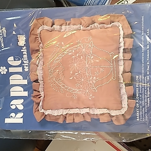 Vintage 1980s Candlewicking craft kit - Picture 1 of 4
